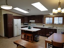 Black Hawk Motel and Suites