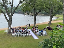 Cedar Lodge and Settlement