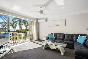 Hotel Kirra Palms Holiday Apartments, Coolangatta, Australia - Lowest ...