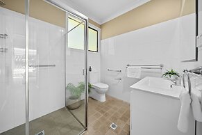 Whispering Pines Cottages