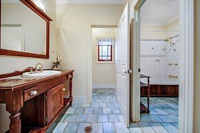 Whispering Pines Cottages