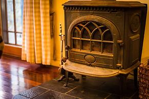 Whispering Pines Cottages