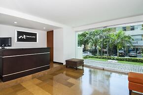 Travelers Suites Orange Cartagena