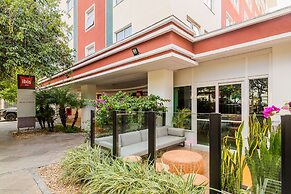 ibis Porto Alegre Moinhos de Vento