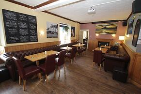 Lion Hotel and Studio Apartments