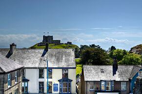 Lion Hotel and Studio Apartments