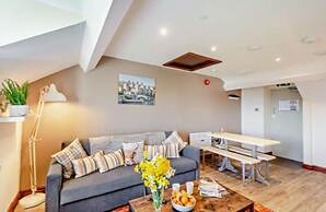 Lion Hotel and Studio Apartments