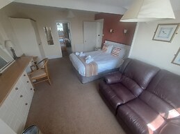 Lion Hotel and Studio Apartments