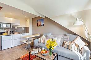 Lion Hotel and Studio Apartments