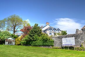 Lion Hotel and Studio Apartments