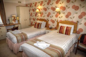 Lion Hotel and Studio Apartments