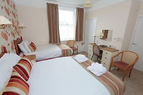 Lion Hotel and Studio Apartments