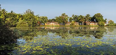 Coconut Lagoon - Cgh Earth