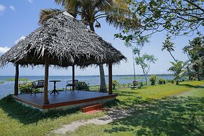 Coconut Lagoon - Cgh Earth