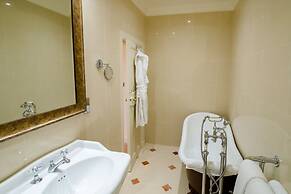 Greywalls Hotel and Chez Roux