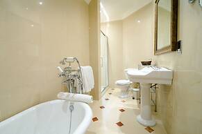 Greywalls Hotel and Chez Roux