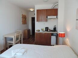 Gondola Apartments & Suites