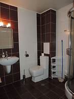 Gondola Apartments & Suites