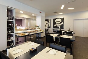 Holiday Inn Milan Nord Zara by IHG