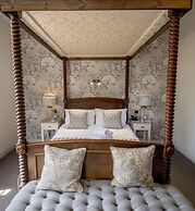 Stonehouse Court Hotel