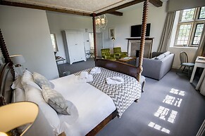 Stonehouse Court Hotel