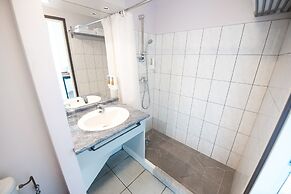 Tahiti Airport Motel