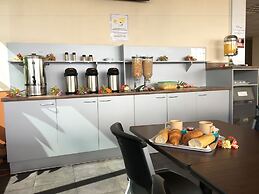 Tahiti Airport Motel