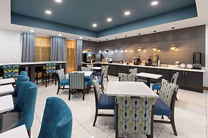 La Quinta Inn & Suites by Wyndham Austin NW/Lakeline Mall