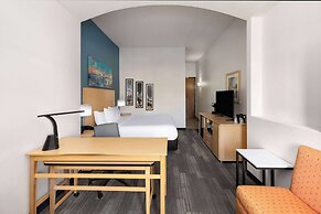 La Quinta Inn & Suites by Wyndham Austin NW/Lakeline Mall