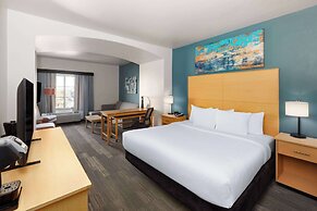 La Quinta Inn & Suites by Wyndham Austin NW/Lakeline Mall