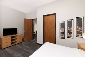 La Quinta Inn & Suites by Wyndham Austin NW/Lakeline Mall