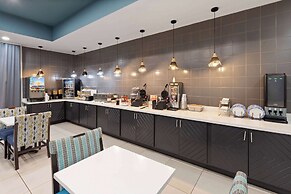 La Quinta Inn & Suites by Wyndham Austin NW/Lakeline Mall