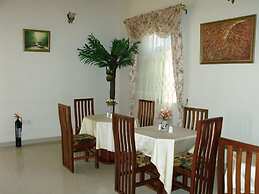 Acacia Lodge, North Legon