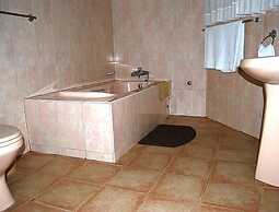 Acacia Lodge, North Legon