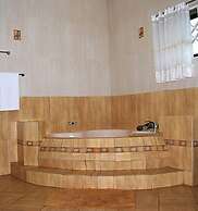 Acacia Lodge, North Legon