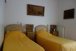 Elckerlyck Inn Hotel