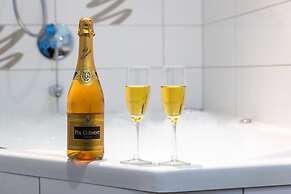 Century Park Motor Lodge