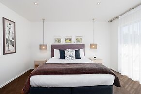 Century Park Motor Lodge