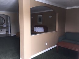 Walnut Inn & Suites West Covina