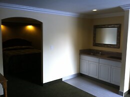 Walnut Inn & Suites West Covina