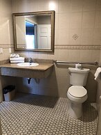 Walnut Inn & Suites West Covina