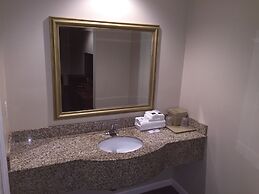 Walnut Inn & Suites West Covina