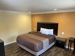Walnut Inn & Suites West Covina