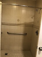 Walnut Inn & Suites West Covina