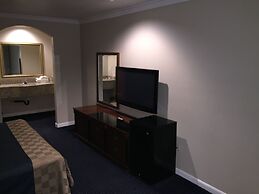 Walnut Inn & Suites West Covina