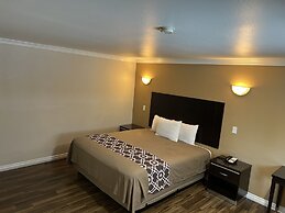 Walnut Inn & Suites West Covina