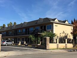Walnut Inn & Suites West Covina
