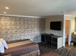 Walnut Inn & Suites West Covina