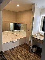 Walnut Inn & Suites West Covina