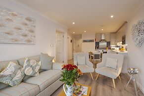 Beachcombers Apartments
